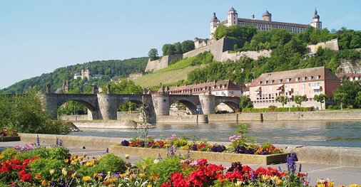 Immer am Main entlang